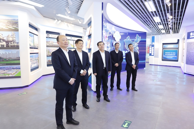 莫鼎革到二化建、賽鼎公司調(diào)研指導(dǎo)工作