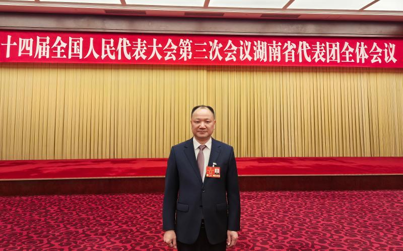 聚焦兩會(huì) | 全國(guó)人大代表周鴻建議獲主流媒體深入報(bào)道②